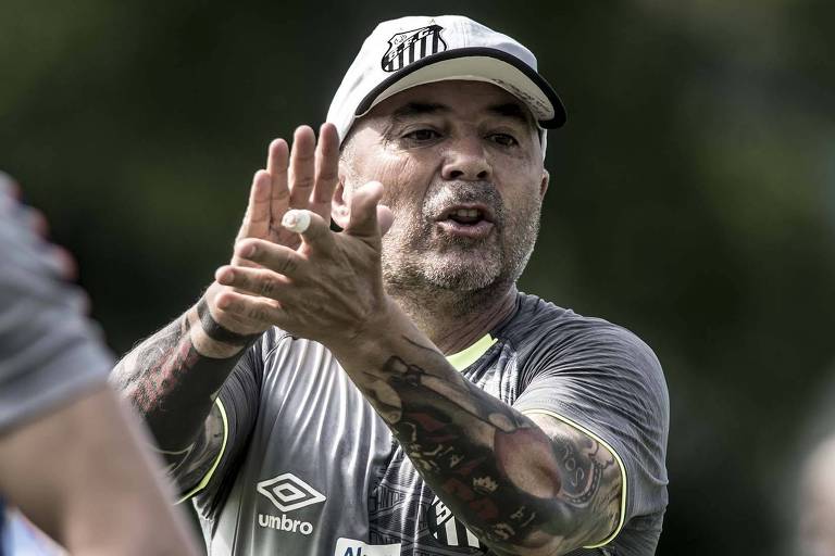 Jorge Sampaoli comanda treino do Santos