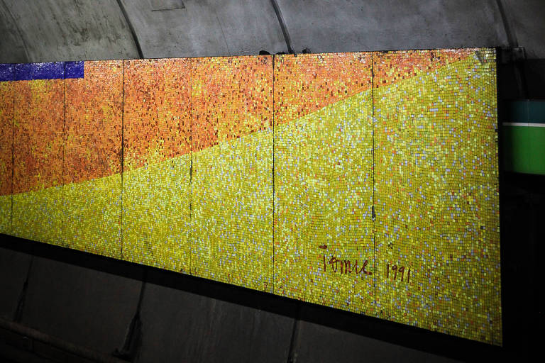 &quot;As Quatro Estações&quot;, de Tomie Ohtake, no metrô Consolação