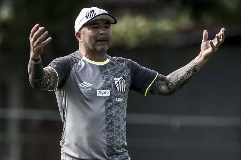 O técnico Jorge Sampaoli comanda treino do Santos