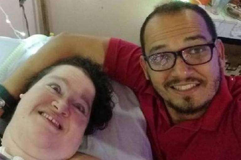 Lucas conheceu Eliana pela internet e a ajudou a realizar o sonho de viver fora do hospital