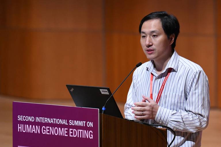 He Jiankui editou genes de bebês gêmeos. Ele anunciou o nascimento das gêmeas em 2018 