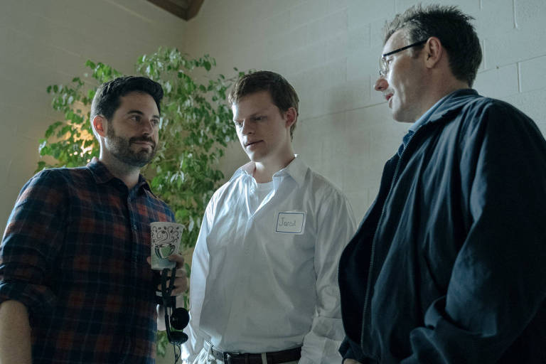 O escritor Garrard Conley, o ator Lucas Hedges e o diretor Joel Edgerton no set de 'Boy Erased'