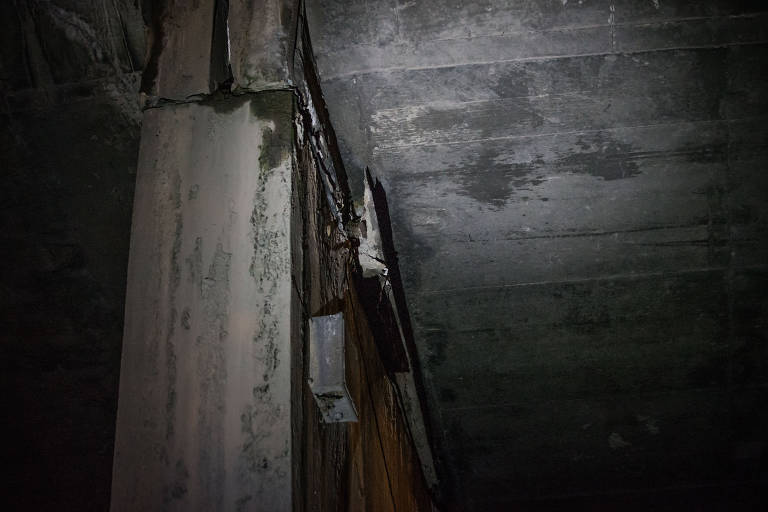 Dano em uma viga que sustenta a ponte da marginal Tietê que dá acesso à via Dutra resultou na interdição da via