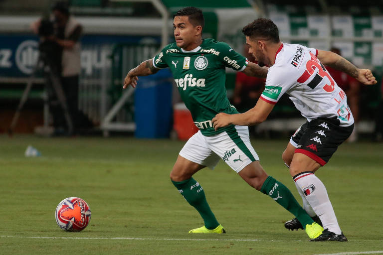 Palmeiras estreia em casa com vitória e Corinthians é derrotado de virada