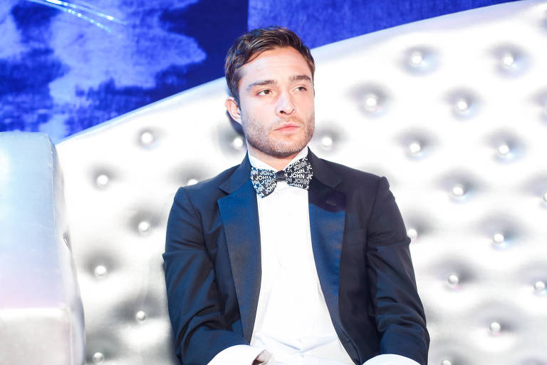 O ator Ed Westwick ficou conhecido pela série "Gossip Girl". Foi acusado de estupro por Kristina Cohen e Aurélie Wynn. Ele nega. A polícia de Los Angeles abriu investigação sobre o primeiro caso. A BCC suspendeu a exibição de "Ordeal by Innocence" e as gravações já iniciadas da segunda temporada de "White Gold", da Netflix, também foram suspensas