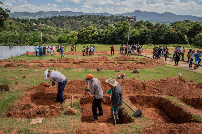 Cemitérios de Brumadinho abrem dezenas de novas covas