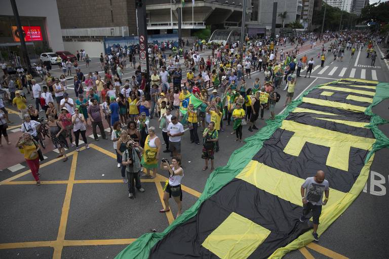 Vem Pra Rua e outras entidades fazem protesto no domingo (20), na avenida Paulista, contra a candidatura de Renan Calheiros à Presidência do Senado
