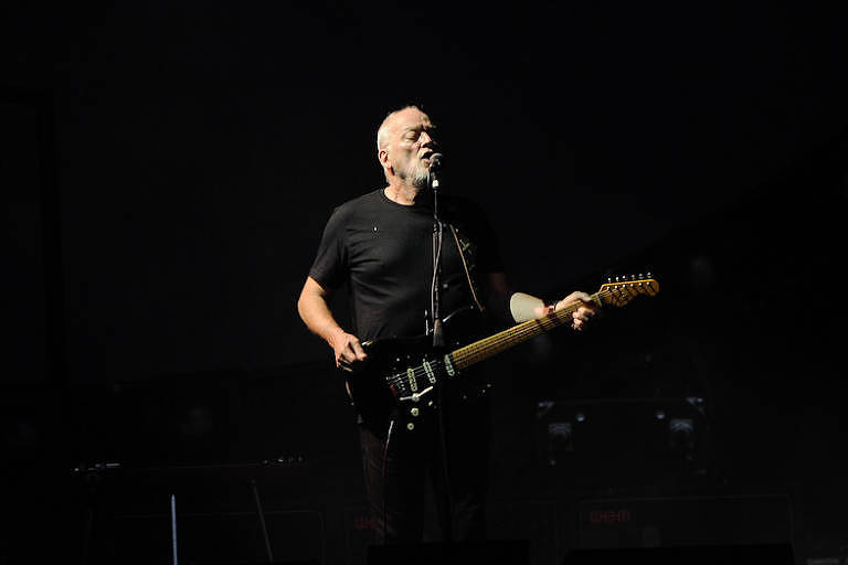 'Tudo tem de ir', diz David Gilmour, do Pink Floyd, sobre leilão de 120 guitarras