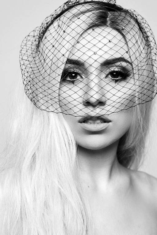 Ava Max - Oficial