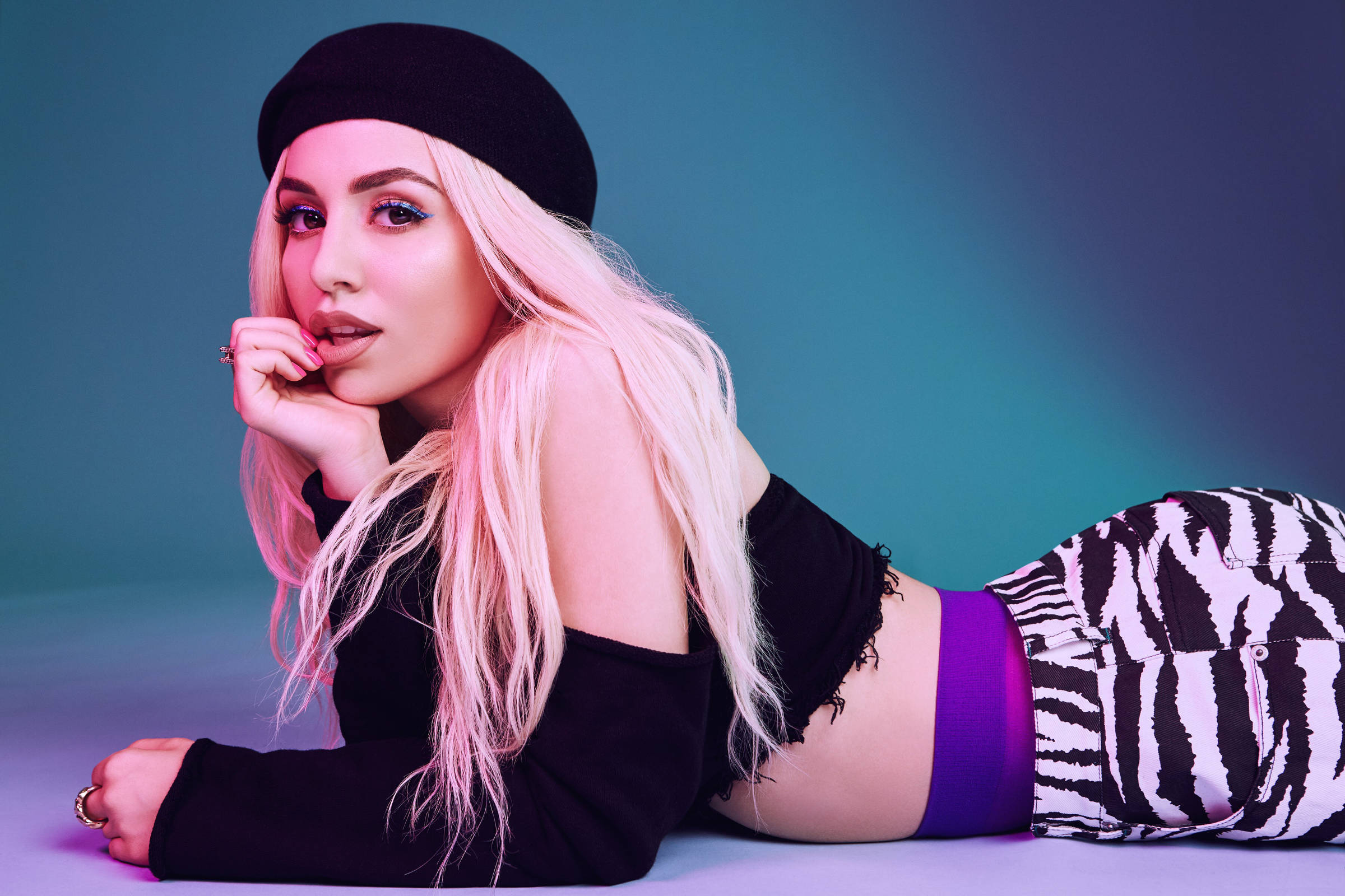 F5 - Música - Conheça Ava Max, a mistura de Gaga e Marina and the ...