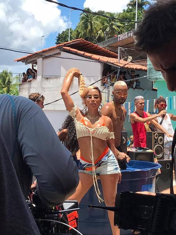 Anitta grava clipe 'Bola, rebola'