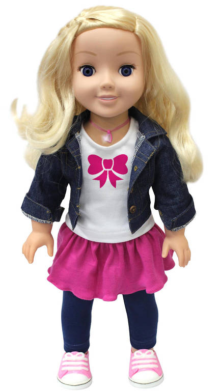 Em 2017, o governo alemão ordenou a destruição das bonecas inteligentes My Friend Cayla após encontrar uma falha de segurança que poderia permitir acesso à câmera e ao microfone embutidos