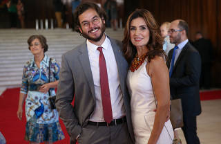 O deputado federal Túlio Gadêlha (PDT-PE) e sua namorada Fátima Bernardes