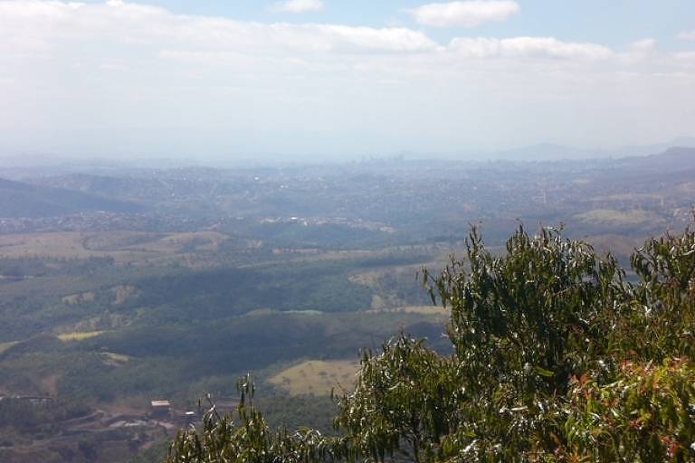 Regão de Brumadinho (MG) registrada a partir do mirante do Feijão em 2008