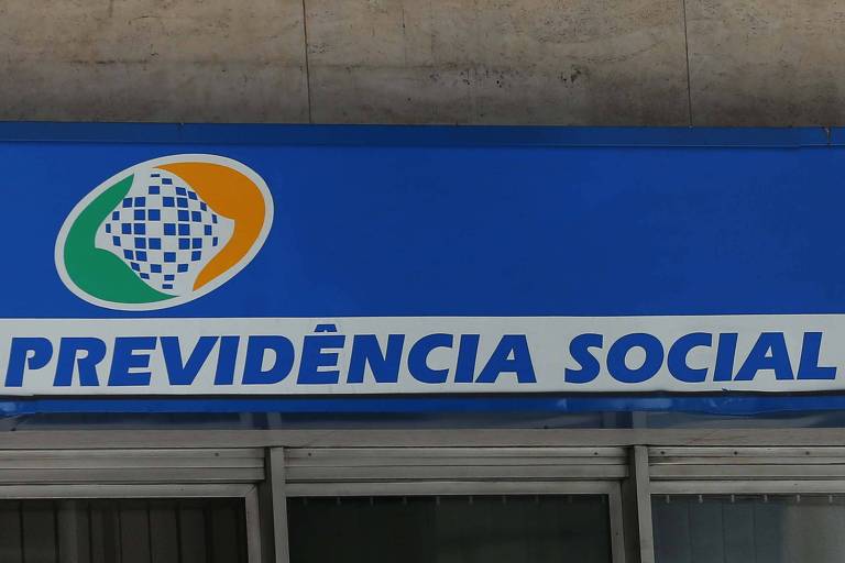 Logo da Previdência Social em sede no centro de São Paulo