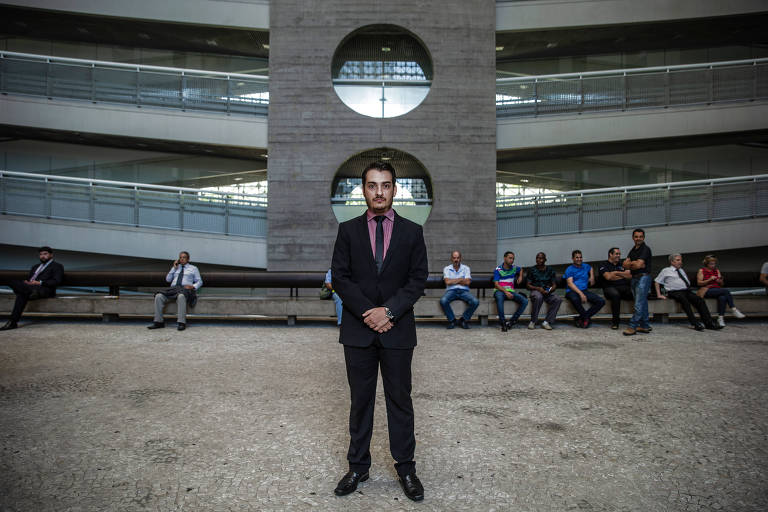 O advogado Bruno Augusto Silva de Arruda, no Fórum Trabalhista Ruy Barbosa, em SP