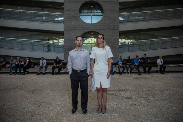 A advogada Marcela Rezende e Felipe Vogler, representante da empresa empregadora