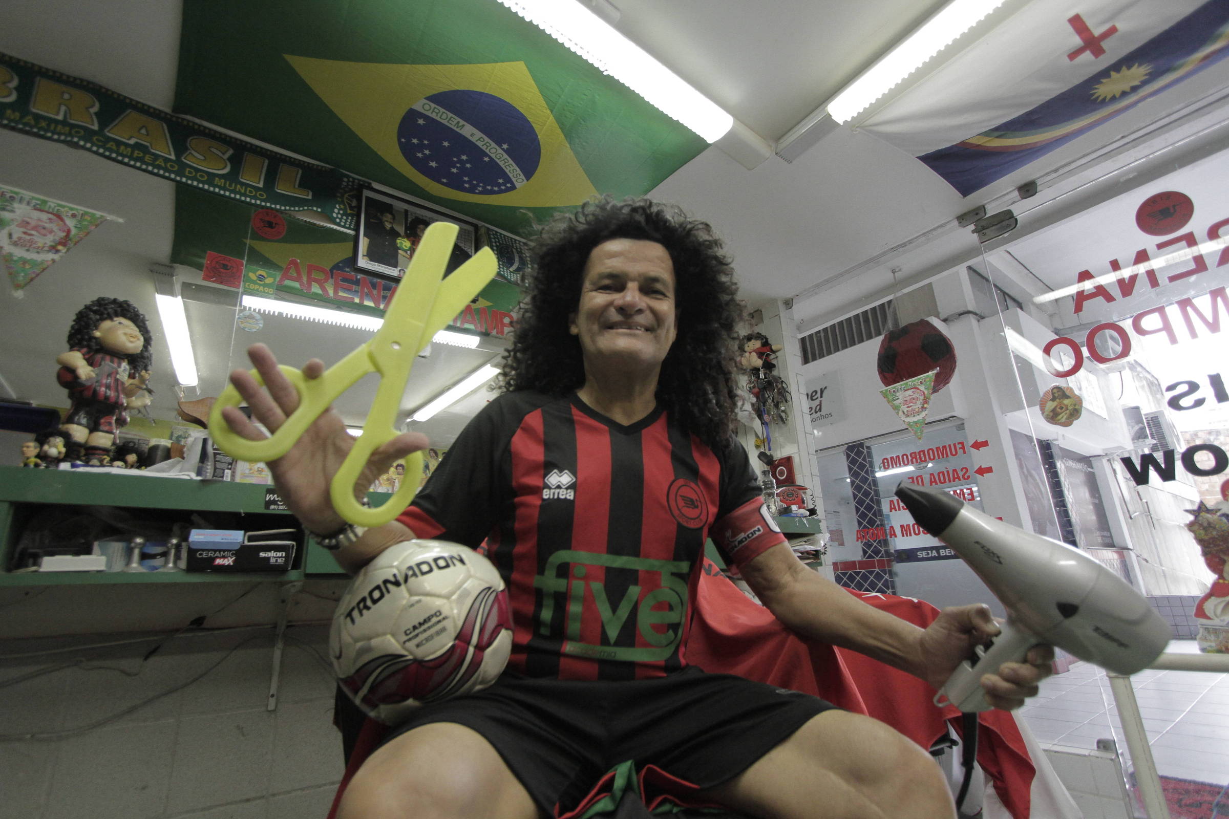 jogador de futebol com fita no cabelo｜Pesquisa do TikTok