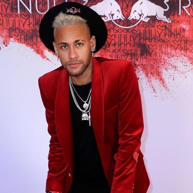 Neymar comemora aniversário em Paris