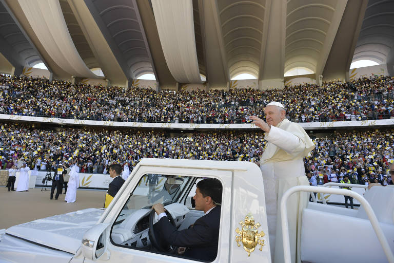 Papa Francisco celebra missa em Abu Dhabi