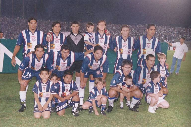 A equipe do Talleres campeã da Conmebol de 1999