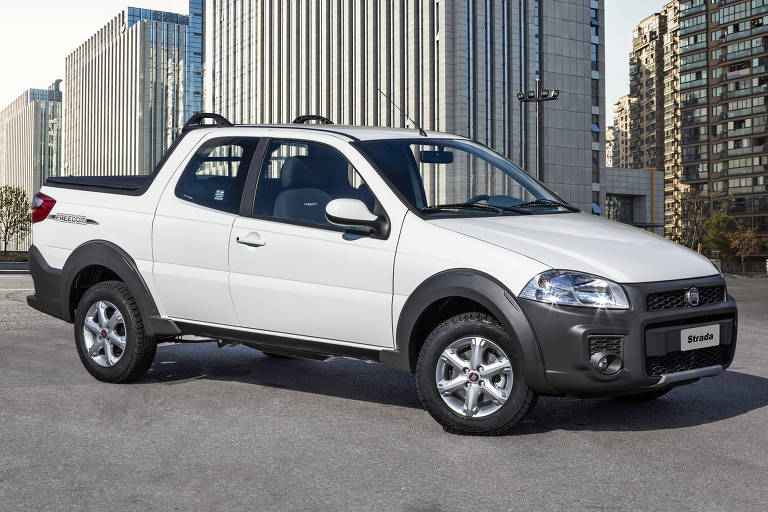 Picape compacta Fiat Strada Freedom cabine dupla