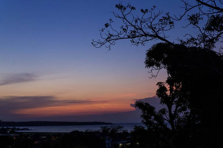 Praia de Alter do Chão, que é banhada pelo rio Tapajós, no município de Santarém, no Pará