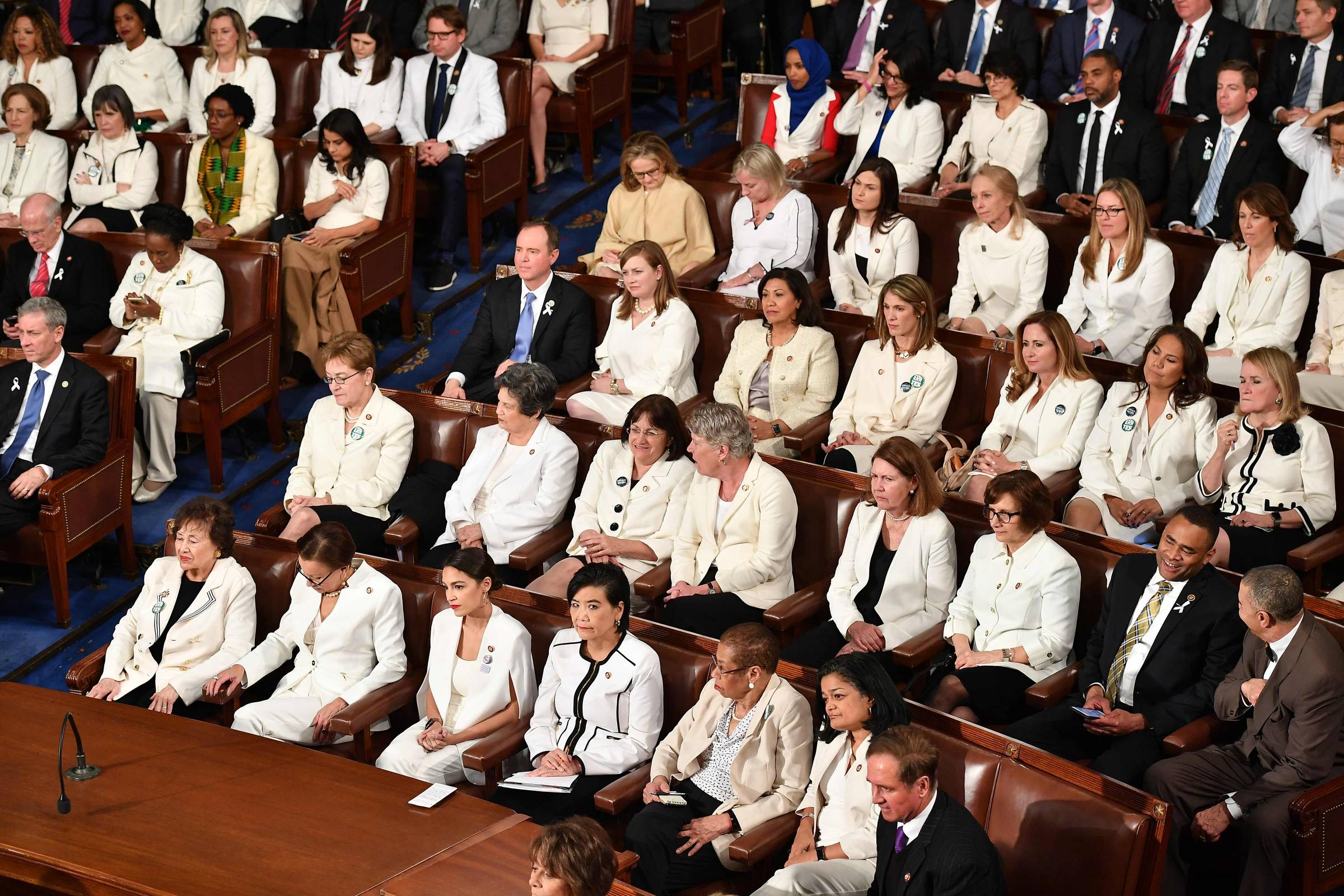 Mulheres Congressistas Usam Branco E Celebram Feminismo No Estado Da ...