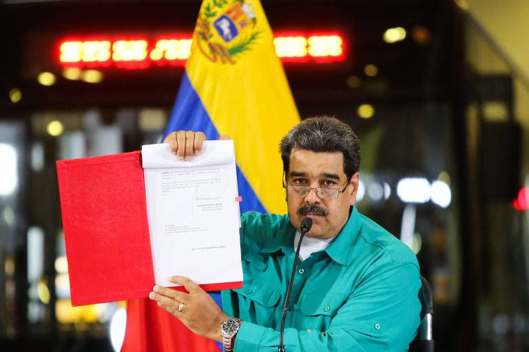 Entram em vigor sanções americanas contra o petróleo venezuelano