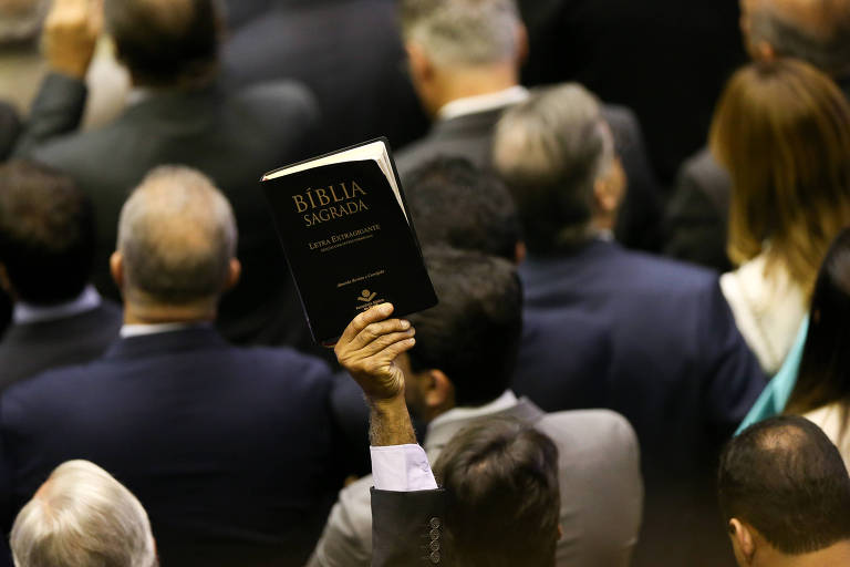 Bancada evangélica no Congresso testa seu poder sob Bolsonaro