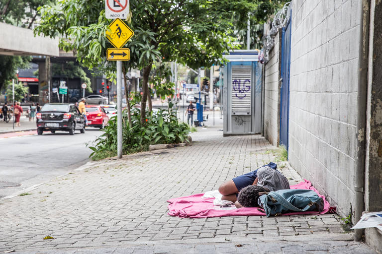 Moradores de bairro nobre de SP fecham ruas com portões para impedir  prostituição e crimes, São Paulo