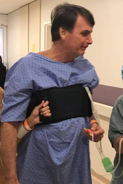 Bolsonaro se recupera de cirurgia para retirada de bolsa de colostomia