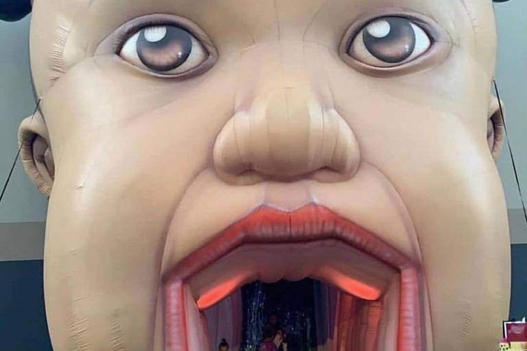 Kylie Jenner cria parque de diversões com entrada de 'bebê gigante' para 1º aniversário de Stormi