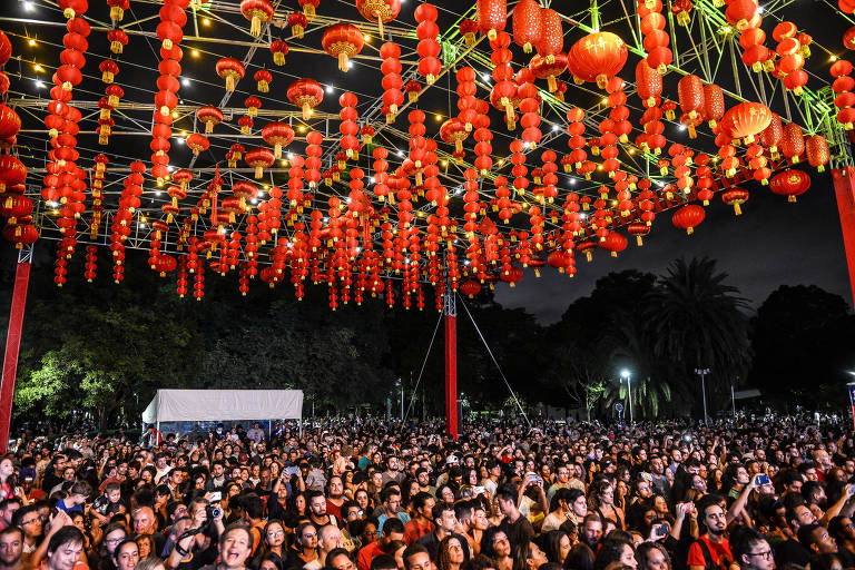 Lanternas ornamentam o festival de 2018 