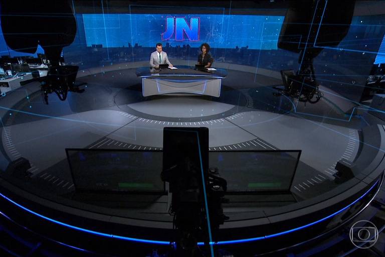 Maju Coutinho estreia na bancada do Jornal Nacional