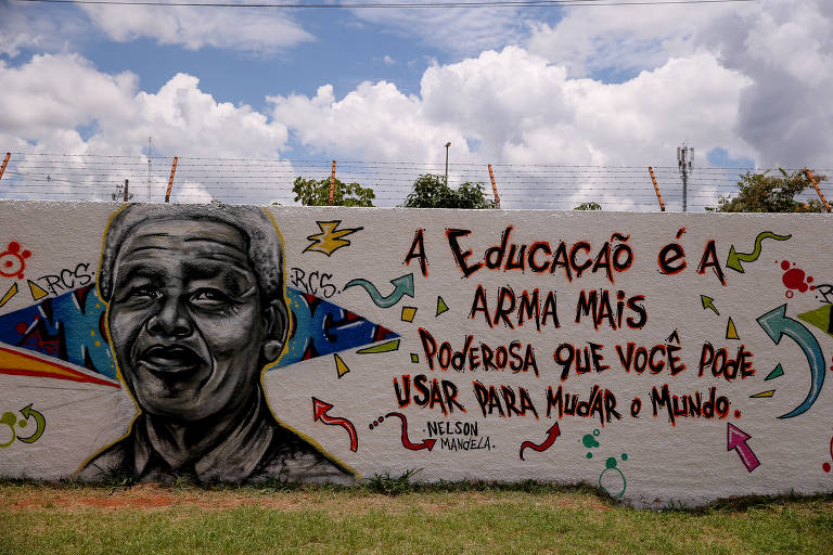 Exército aceita matricular filha de Bolsonaro em Colégio Militar sem  processo seletivo - O Cafezinho