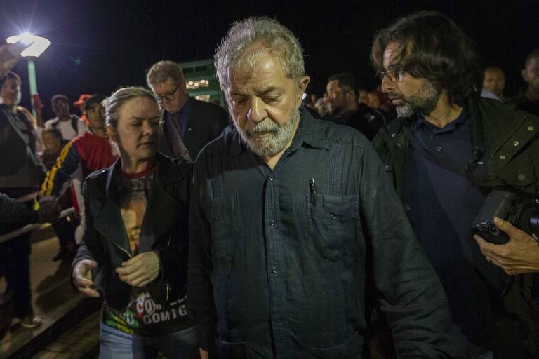 O ex-presidente Luiz Inácio Lula da Silva (PT), em caravana em que ônibus foram alvo de tiros, em 2019