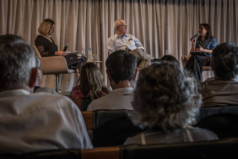 Segundo encontro com colunistas em comemoração do aniversário de 98 anos da Folha, com a presença de Elio Gaspari e Mônica Bergamo, e mediação da editora do Painel, Daniela Lima