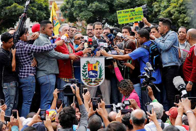 O líder opositor venezuelano Juan Guaidó discursa em evento na capital do país, Caracas