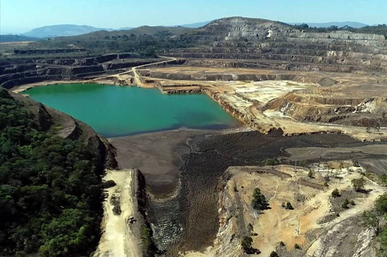 Lixo nuclear de extinta mina de urânio ocupa área de cem Maracanãs em Poços de Caldas (MG); exploração terminou em 1995, mas terreno não foi descontaminado