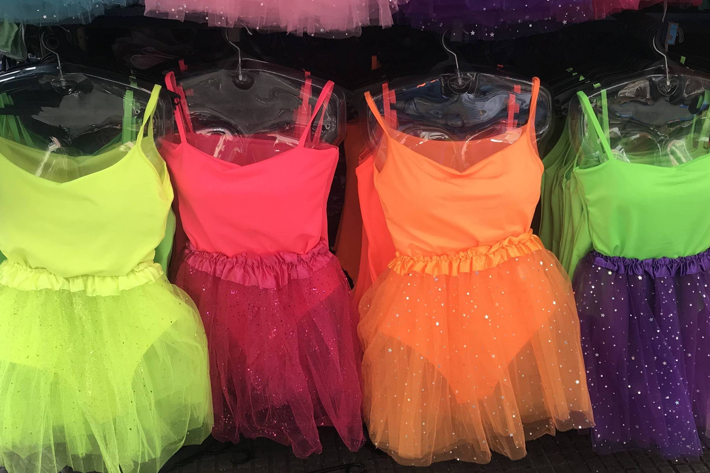 roupas neon para carnaval