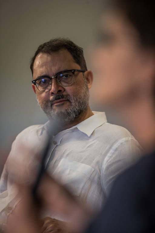 O jornalista Marcos Augusto Gonçalves participou, como mediador, do quarto encontro com colunistas em comemoração ao aniversário de 98 anos da Folha