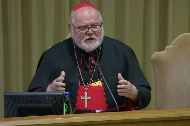O cardeal Reinhard Marx durante a reunião do Vaticano 