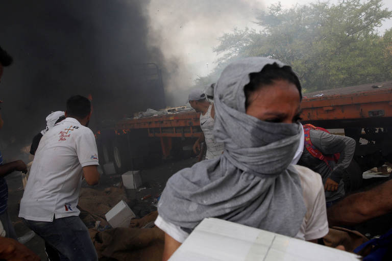 Caminhões levavam comida e remédios para a Venezuela