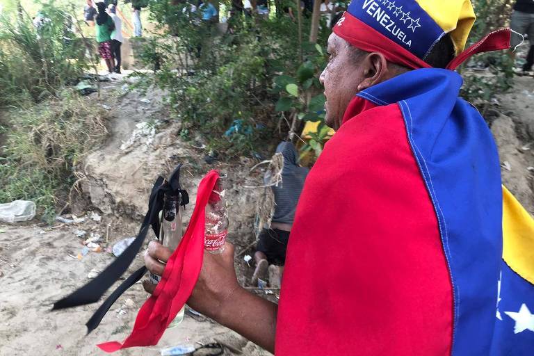 Venezuelanos armados com coquetéis molotov cruzam ilegalmente a fronteira com a Colômbia