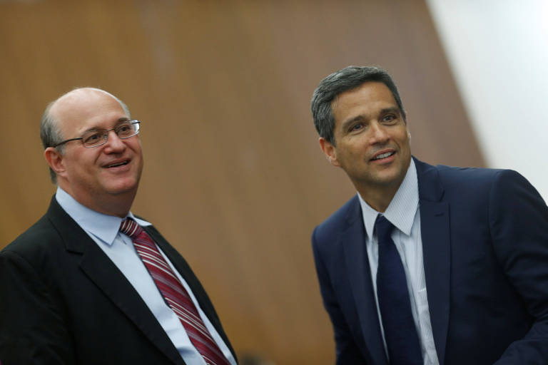O presidente do Banco Central, Ilan Goldfajn, e seu sucessor, Roberto Campos Neto 