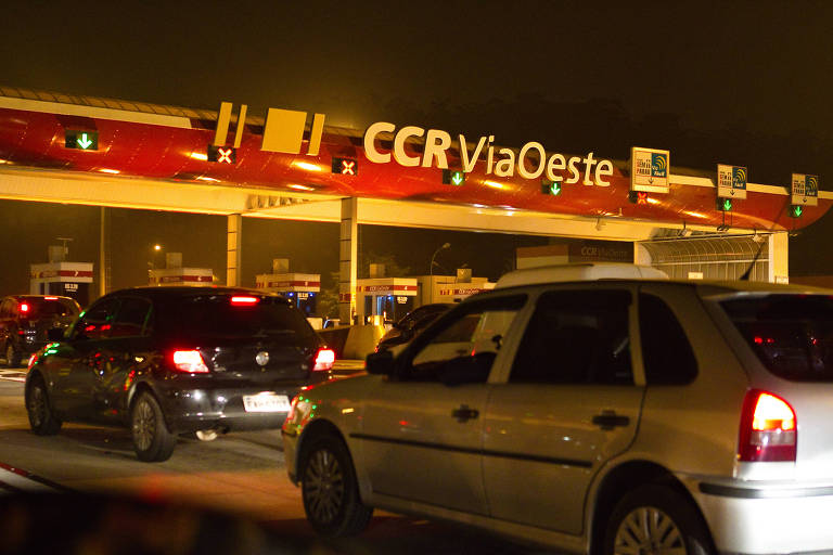 Pedágio na rodovia Castello Branco, na Grande São Paulo, em trecho administrado pela concessionária CCR