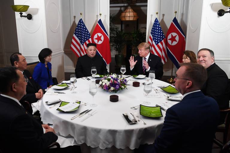 Donald Trump e o ditador da Coréia do Norte, Kim Jong Un jantam no hotel  em Hanói