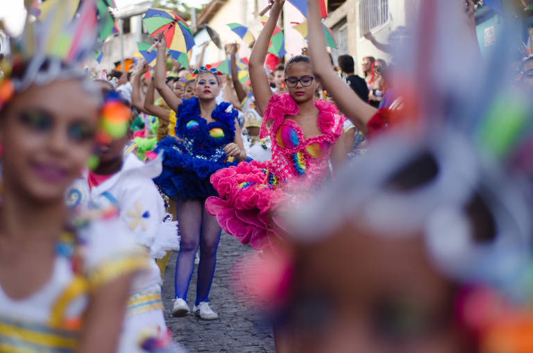 Troça Carnavalesca Mista Cariri Olindense celebra o título de Patrimônio Vivo do Estado