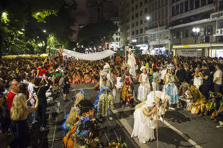 Carnaval de rua em Sao Paulo. Inicio do desfile do Bloco Afro Ilu Oba De Min na praca da Republica no Centro de SP